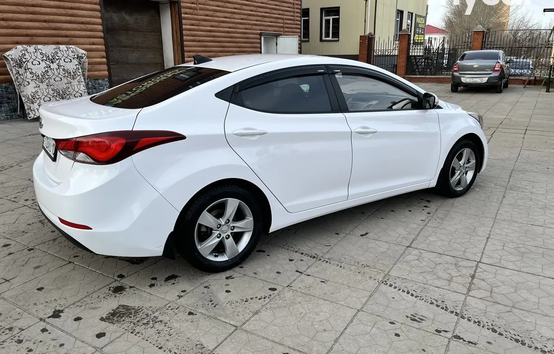 Hyundai Elantra 2015