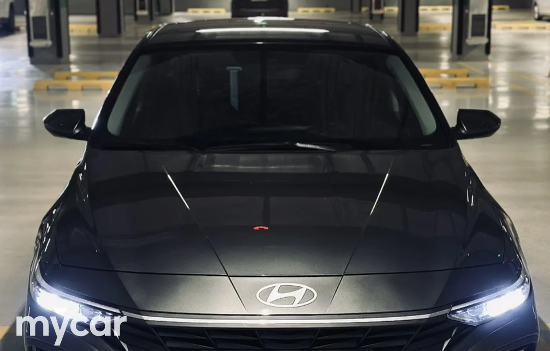 Hyundai Elantra 2024