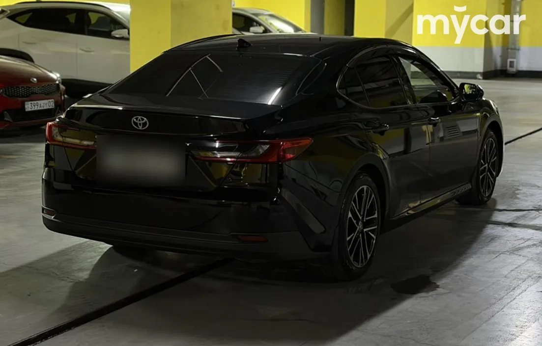 Toyota Camry 2025