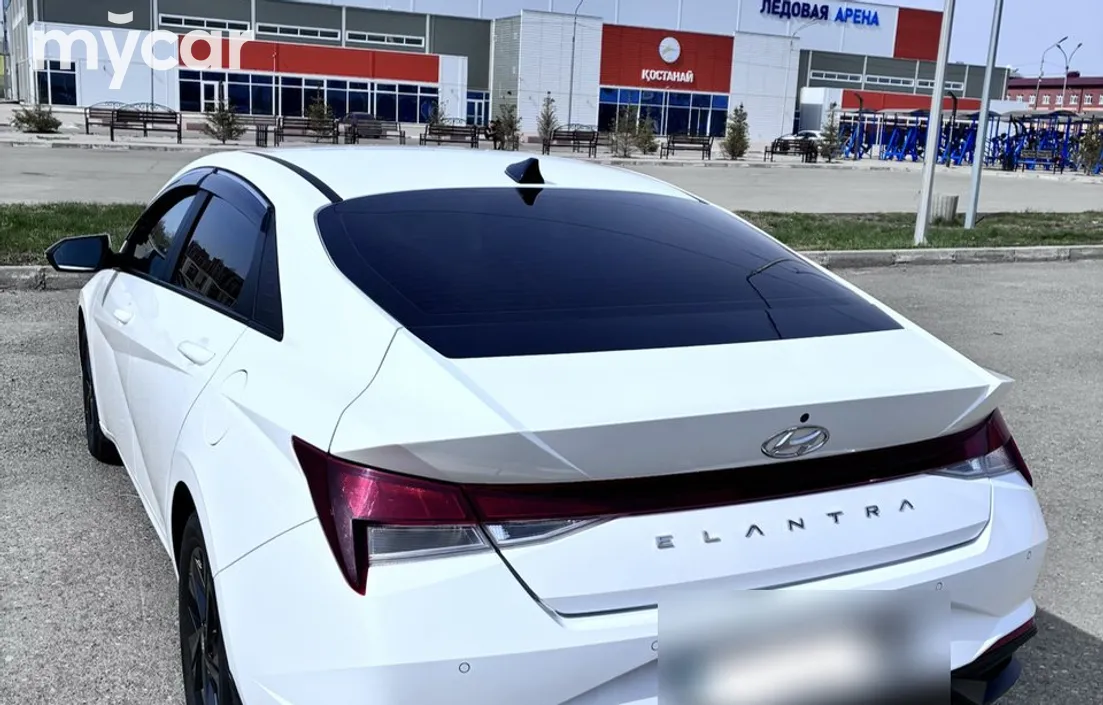 Hyundai Elantra 2023