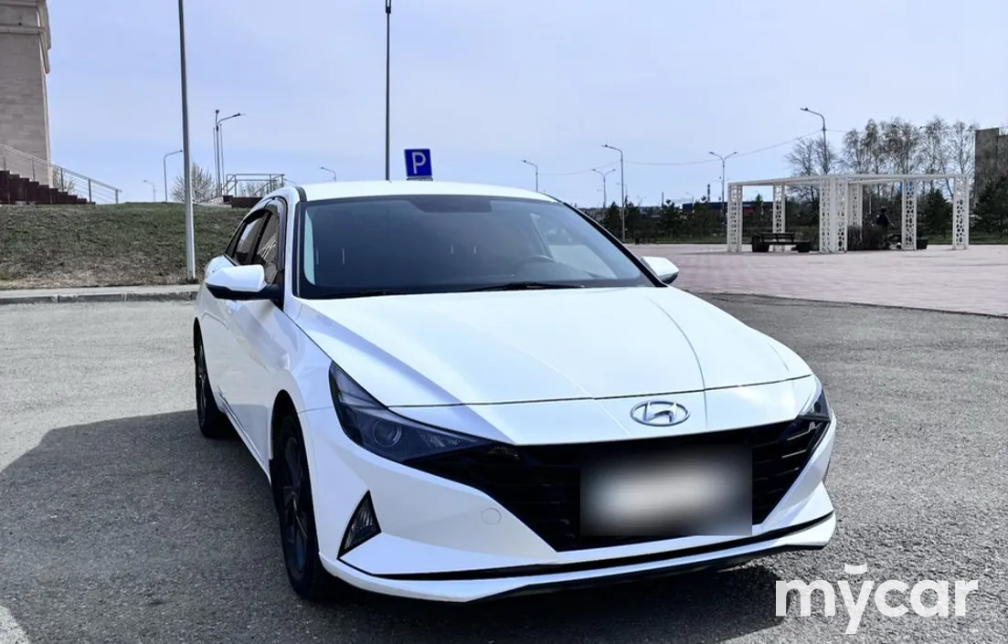 Hyundai Elantra 2023