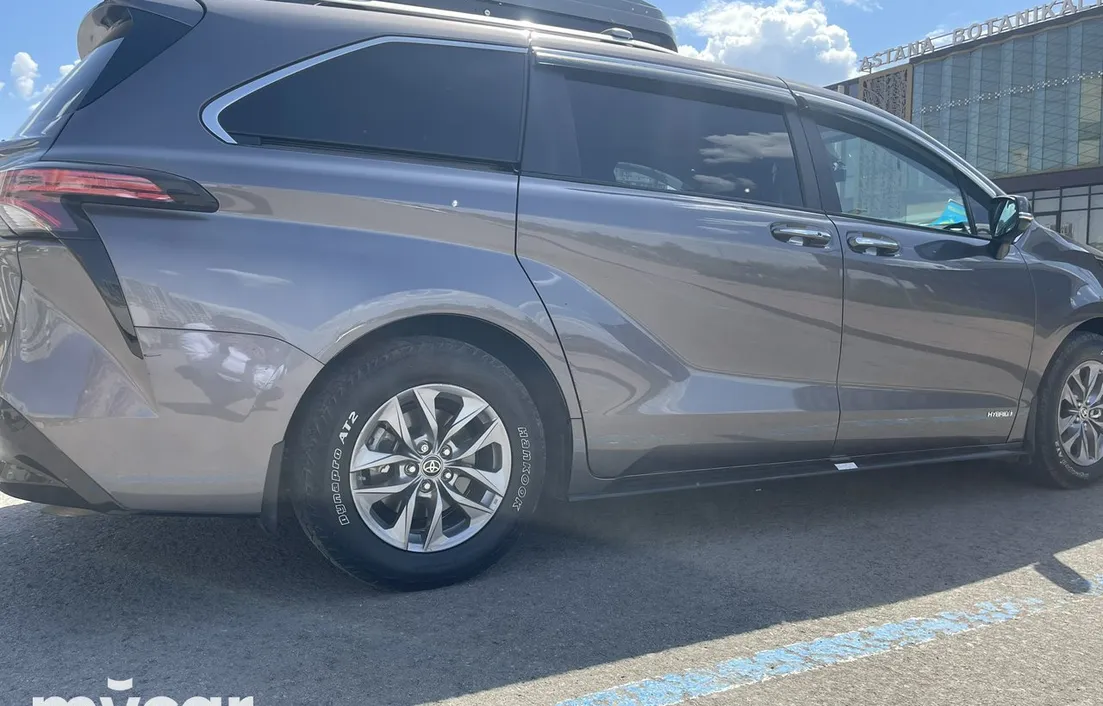 Toyota Sienna 2021