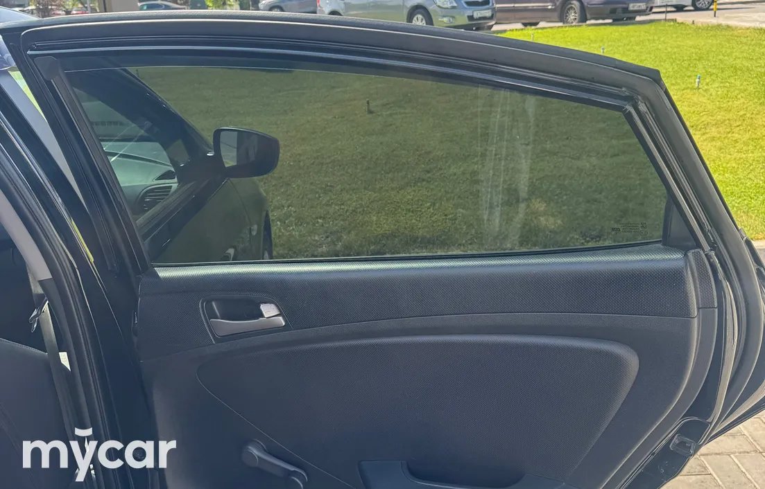 Hyundai Accent 2015