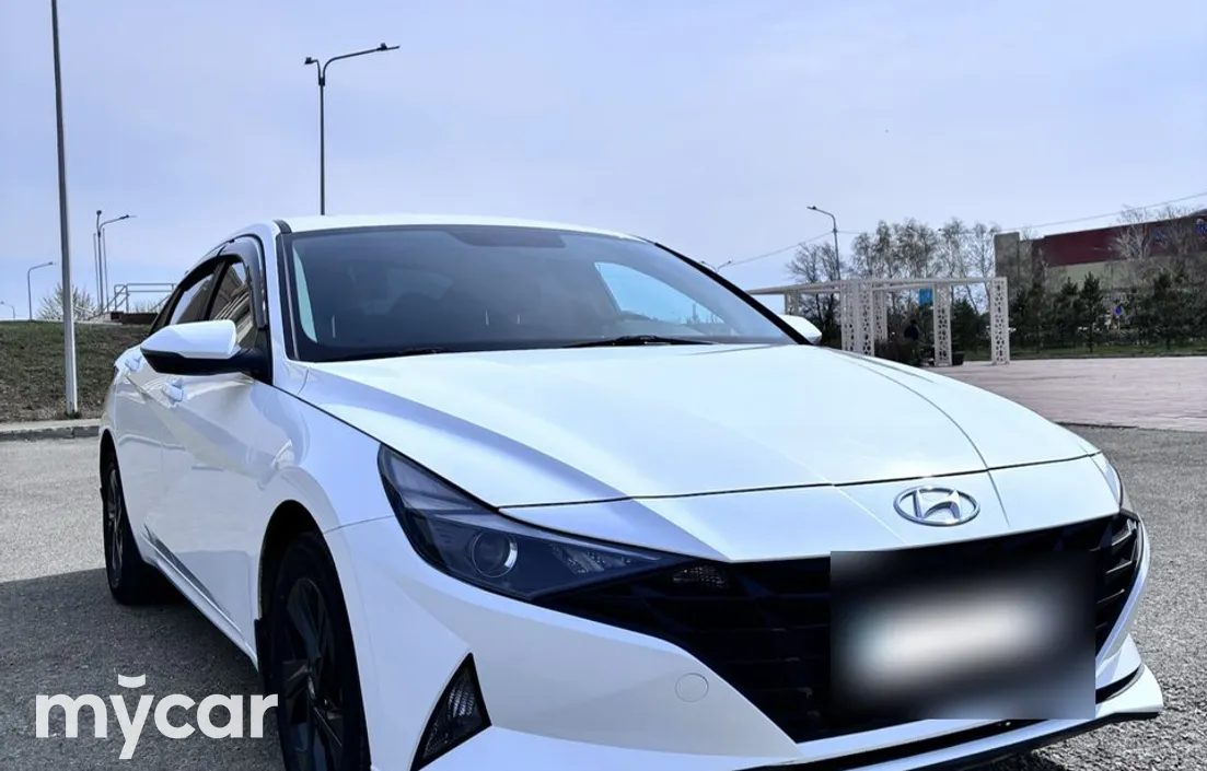 Hyundai Elantra 2023