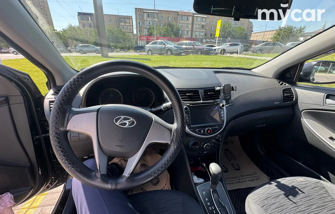 Hyundai Accent 2015