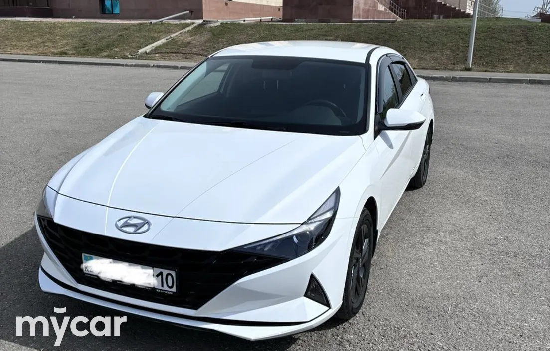 Hyundai Elantra 2023