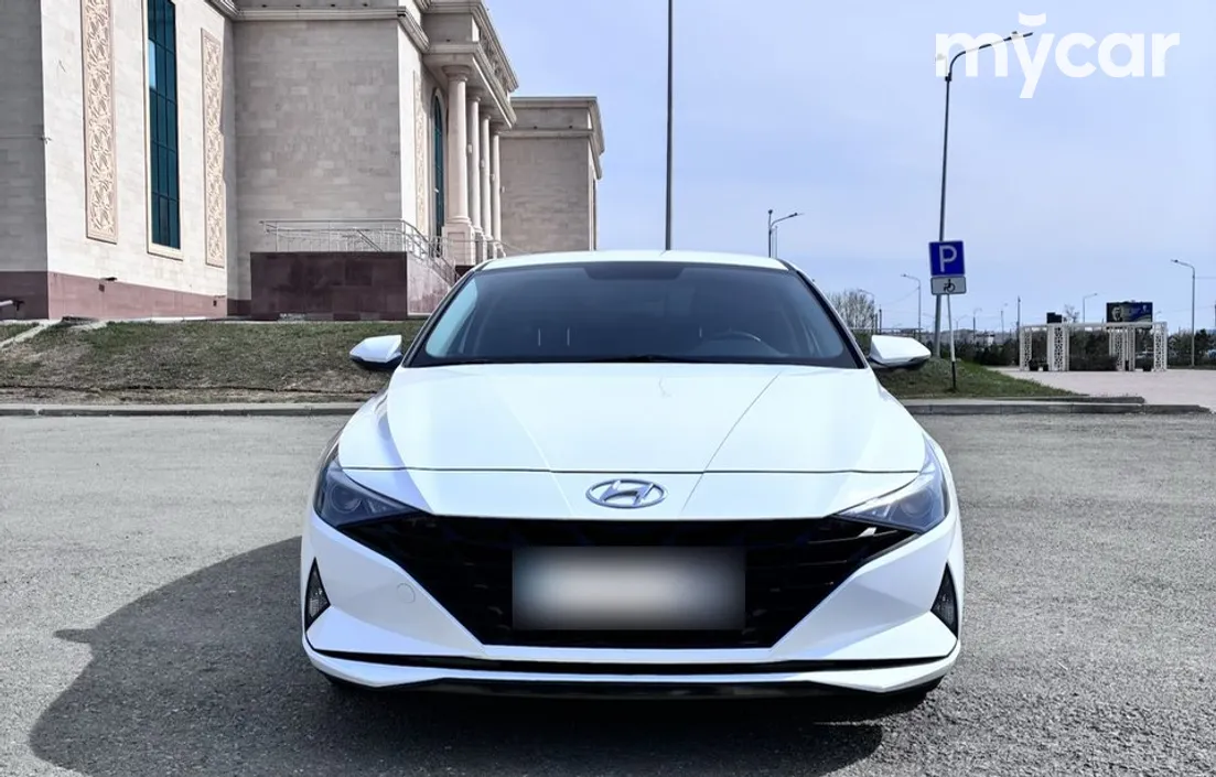 Hyundai Elantra 2023
