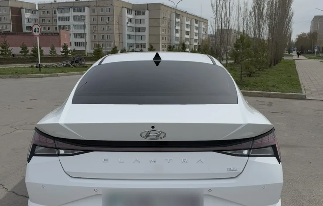 Hyundai Elantra 2023