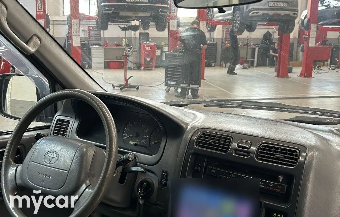 Toyota Hiace 2003
