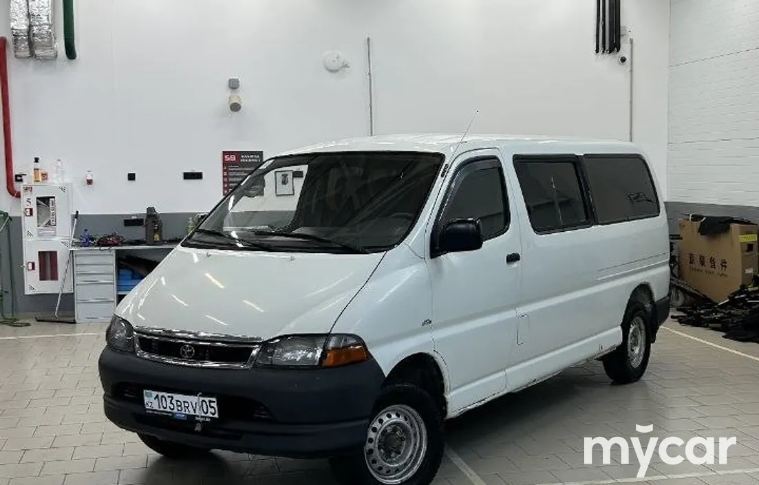 Toyota Hiace 2003