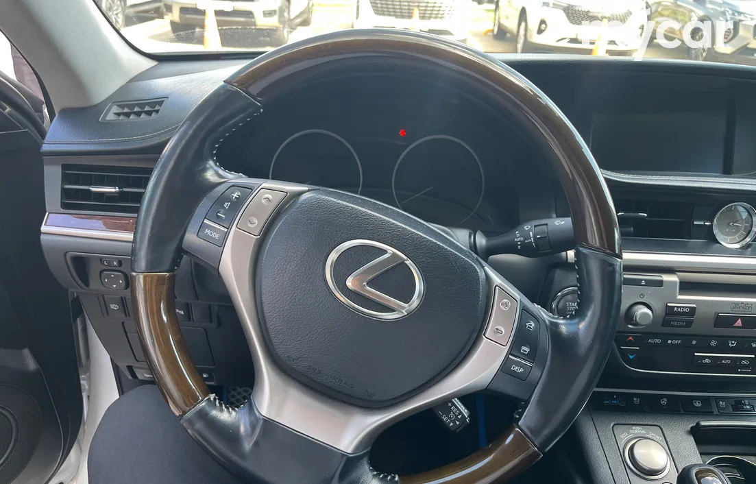 Lexus ES 2013