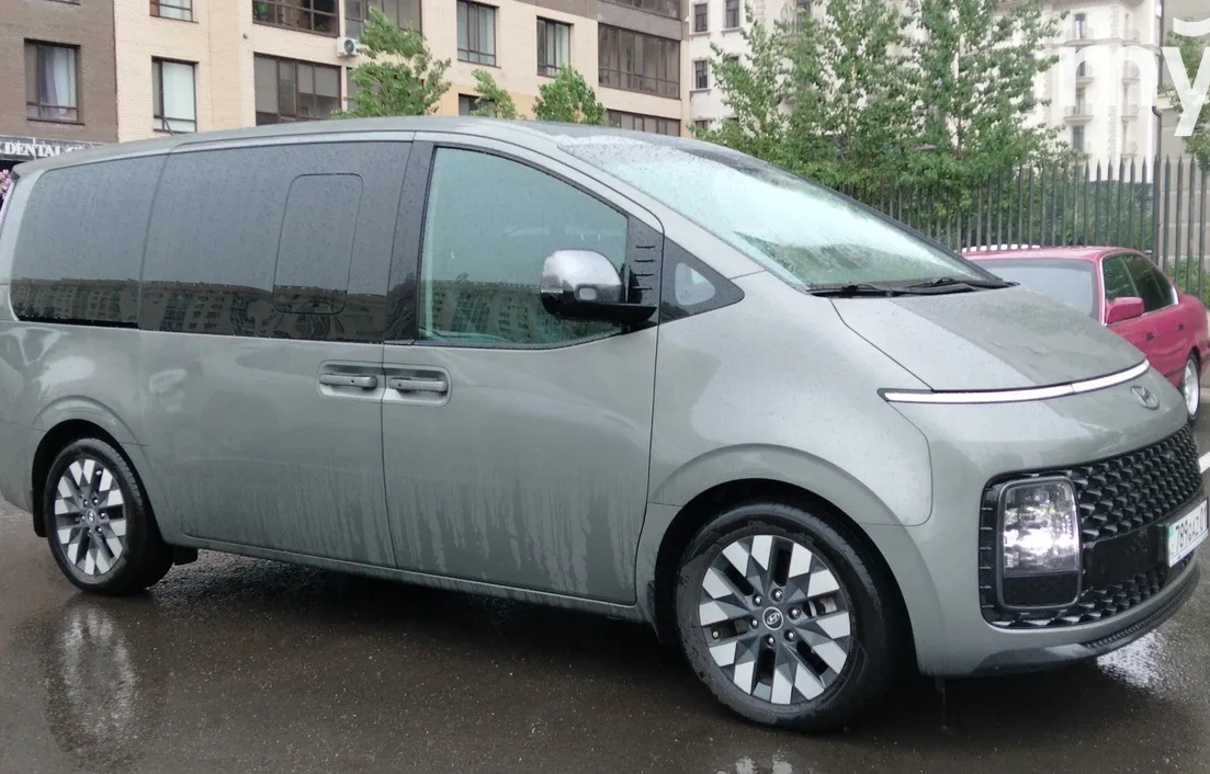 Hyundai Staria 2023