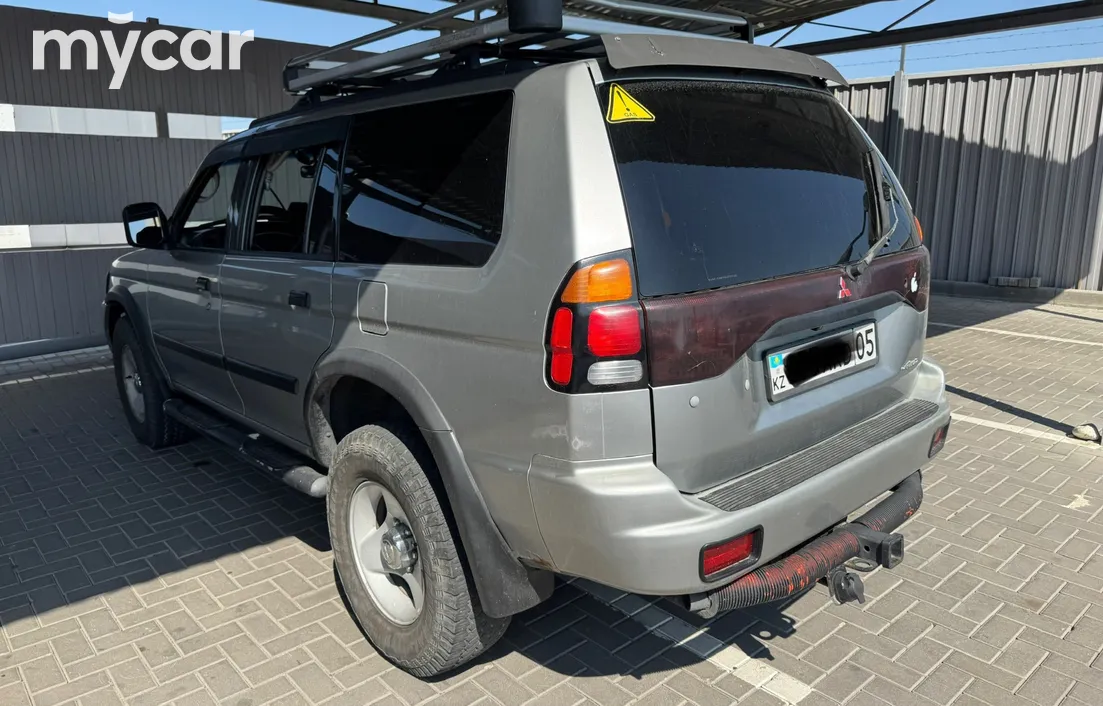 Mitsubishi Montero Sport 2000