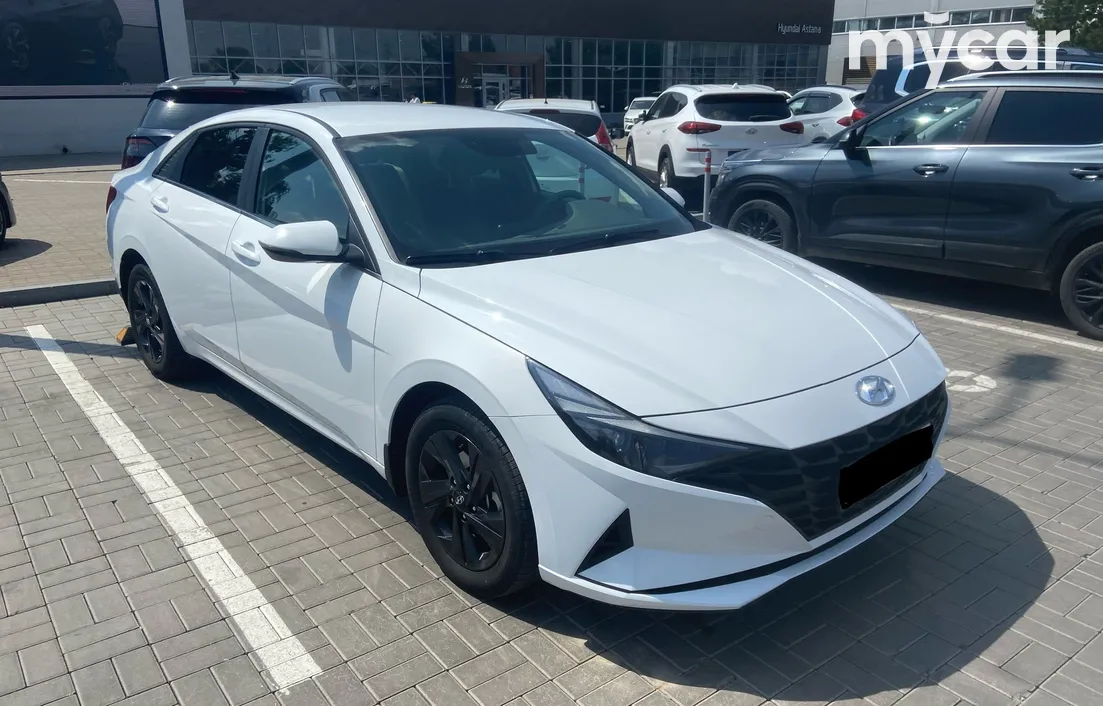 Hyundai Elantra 2022