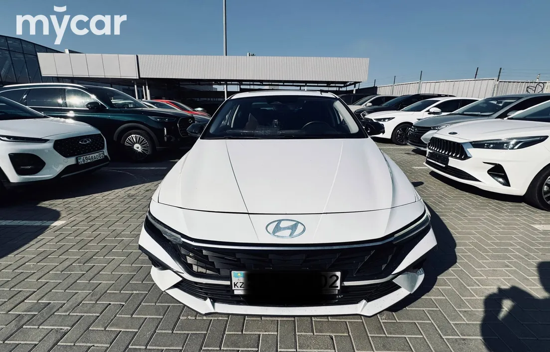 Hyundai Elantra 2024