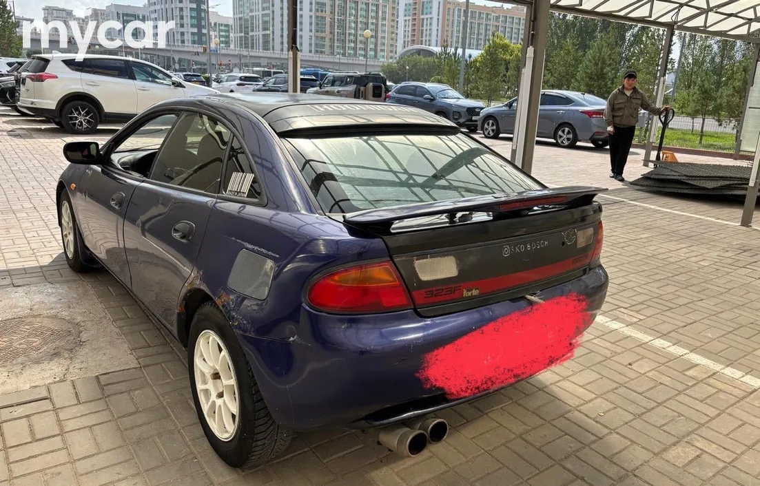 Mazda 323 1996