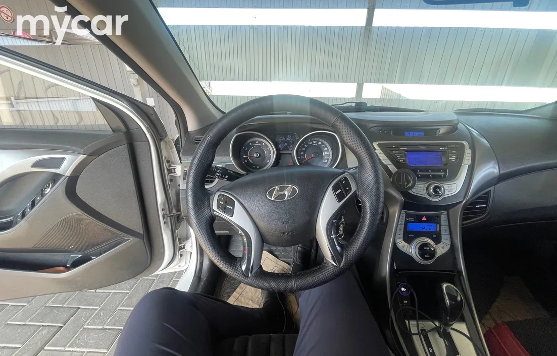 Hyundai Avante 2010