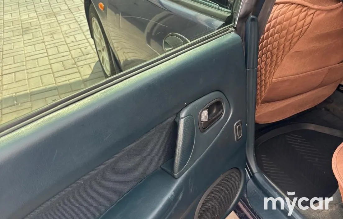 Mazda 323 1996