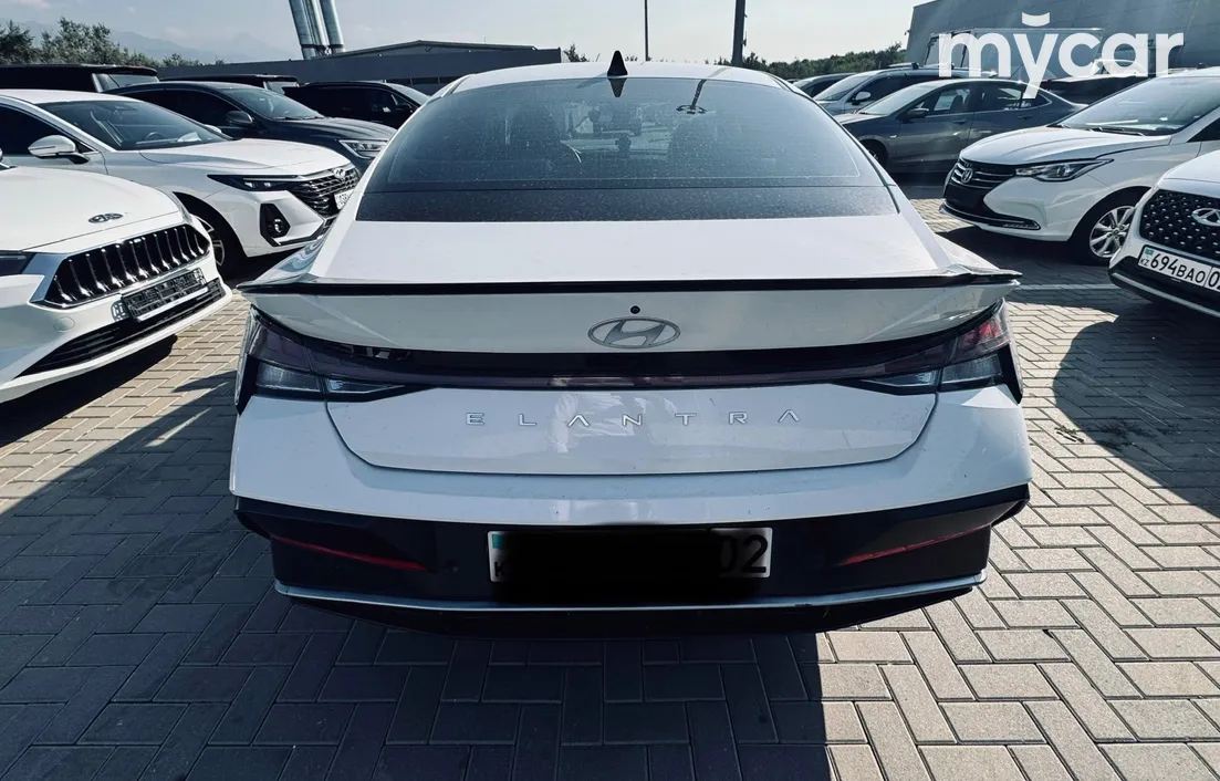 Hyundai Elantra 2024