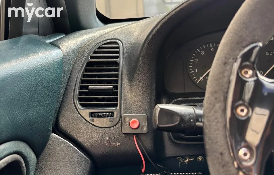 Mazda 323 1996