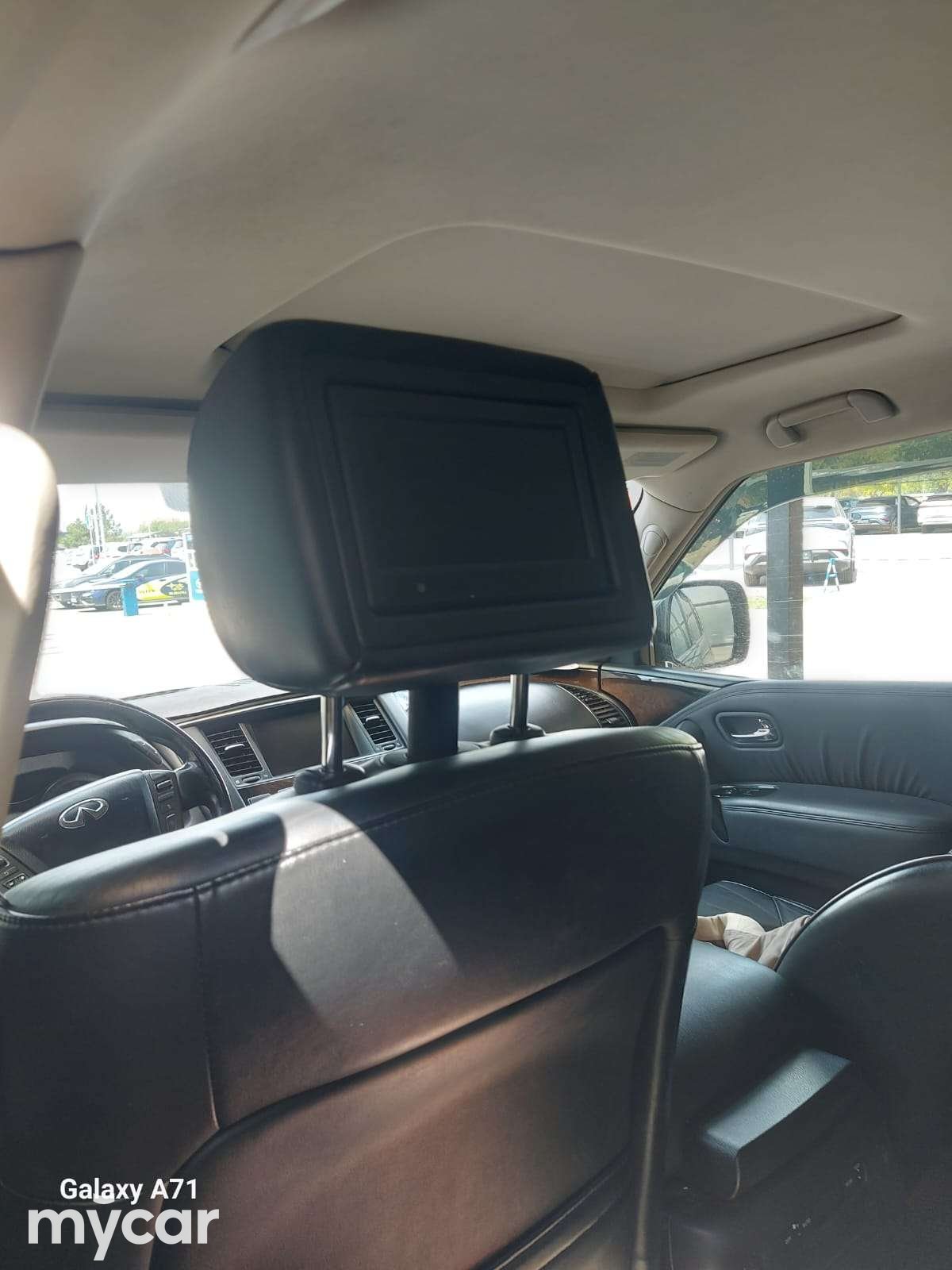 Infiniti QX56 2011