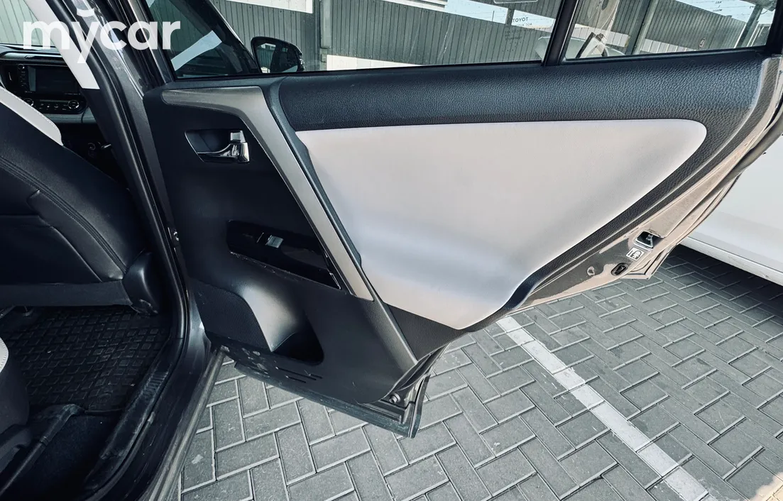 Toyota RAV4 2017