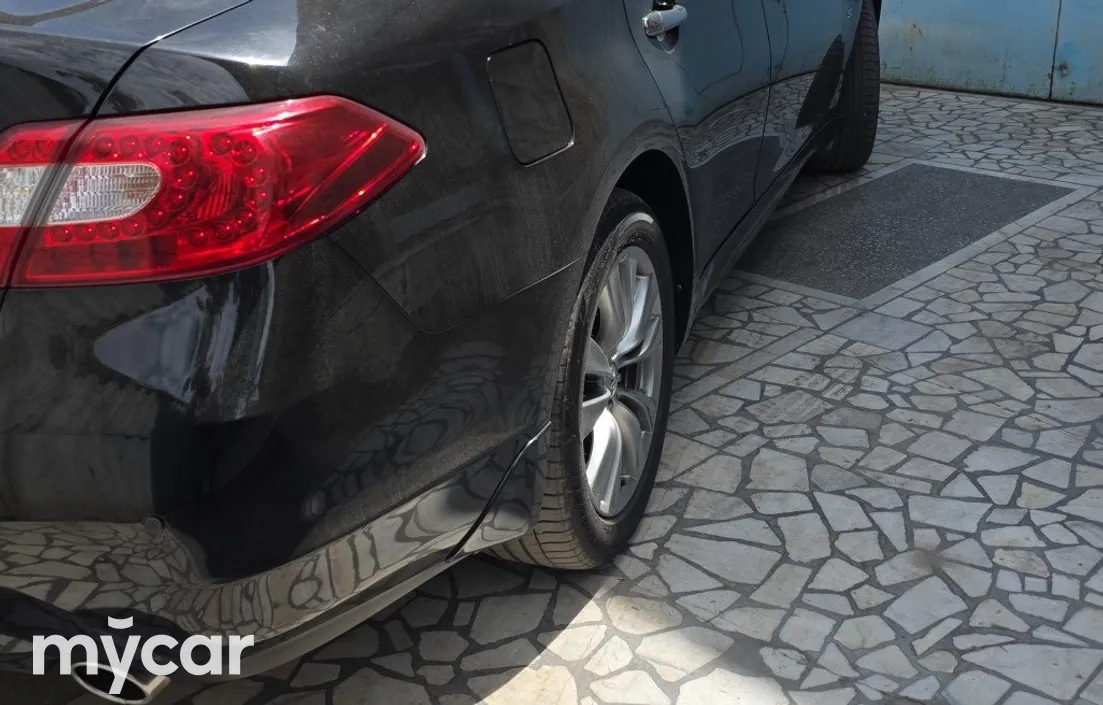 Infiniti Q70 2014