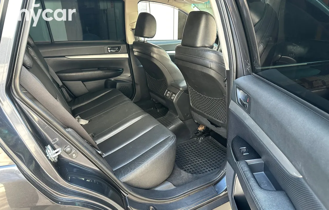 Subaru Outback 2011