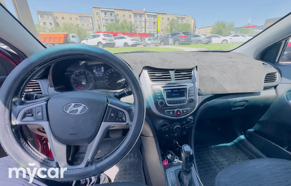 Hyundai Accent 2014