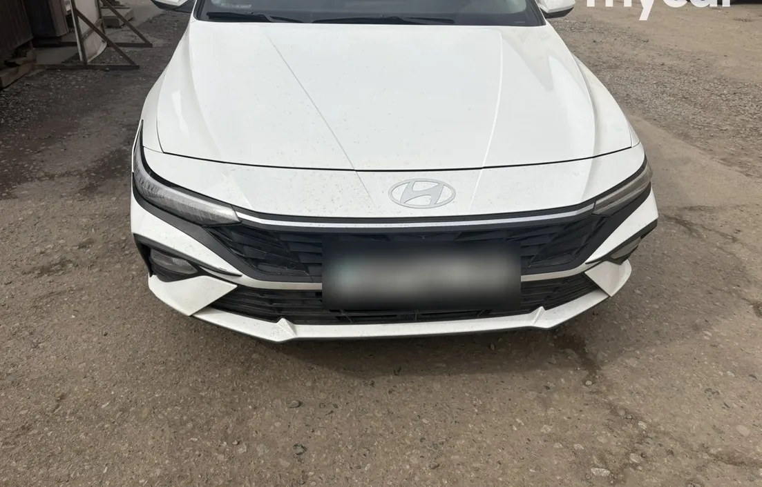Hyundai Elantra 2024