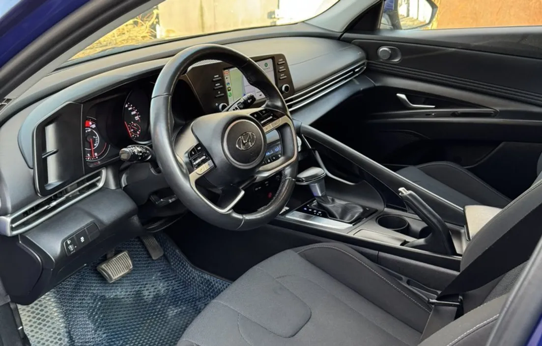 Hyundai Elantra 2022