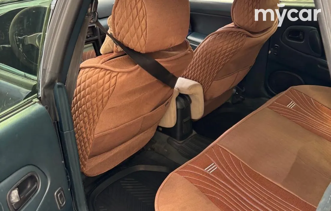 Mazda 323 1996