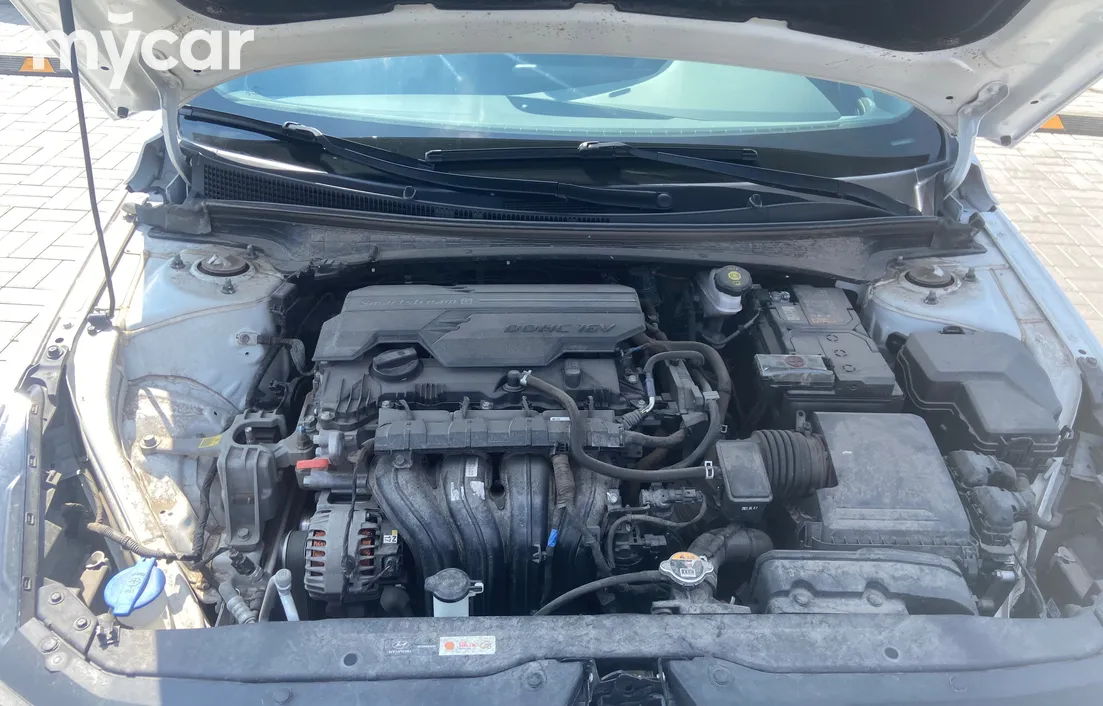 Hyundai Elantra 2022