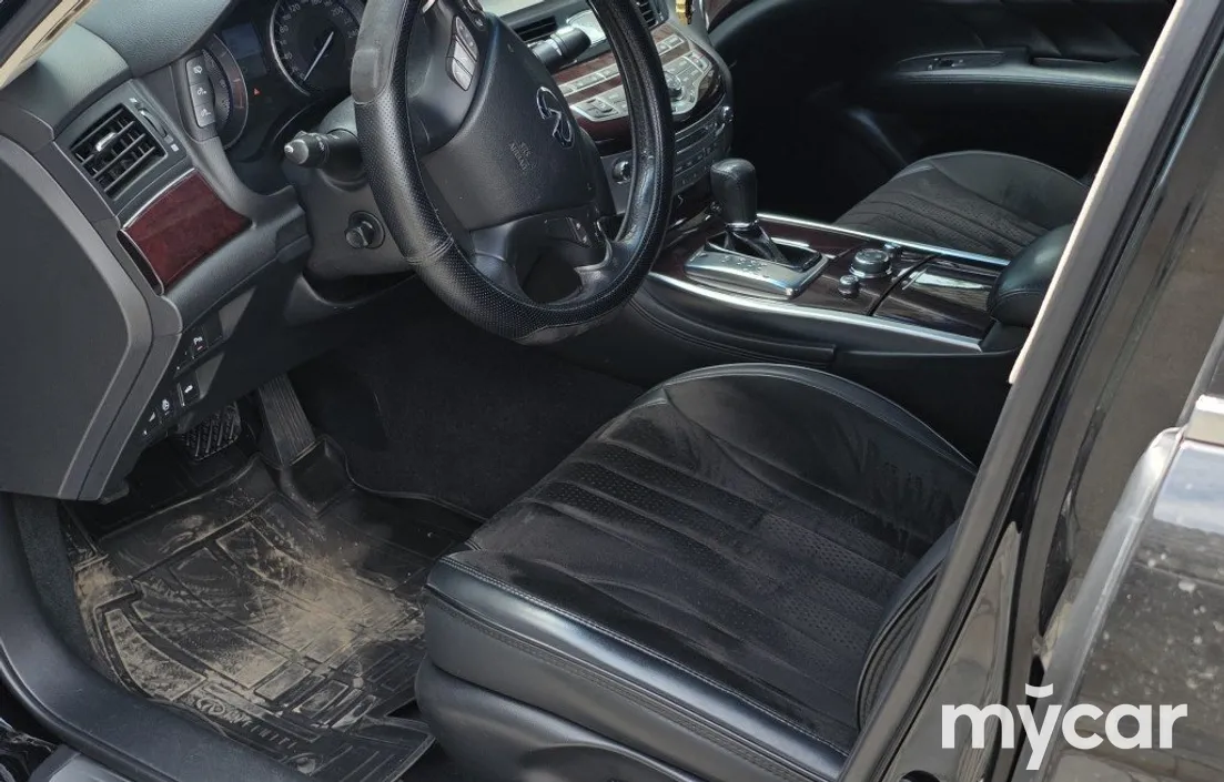Infiniti Q70 2014