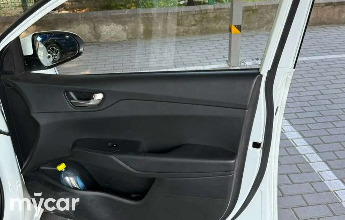 Hyundai Accent 2021