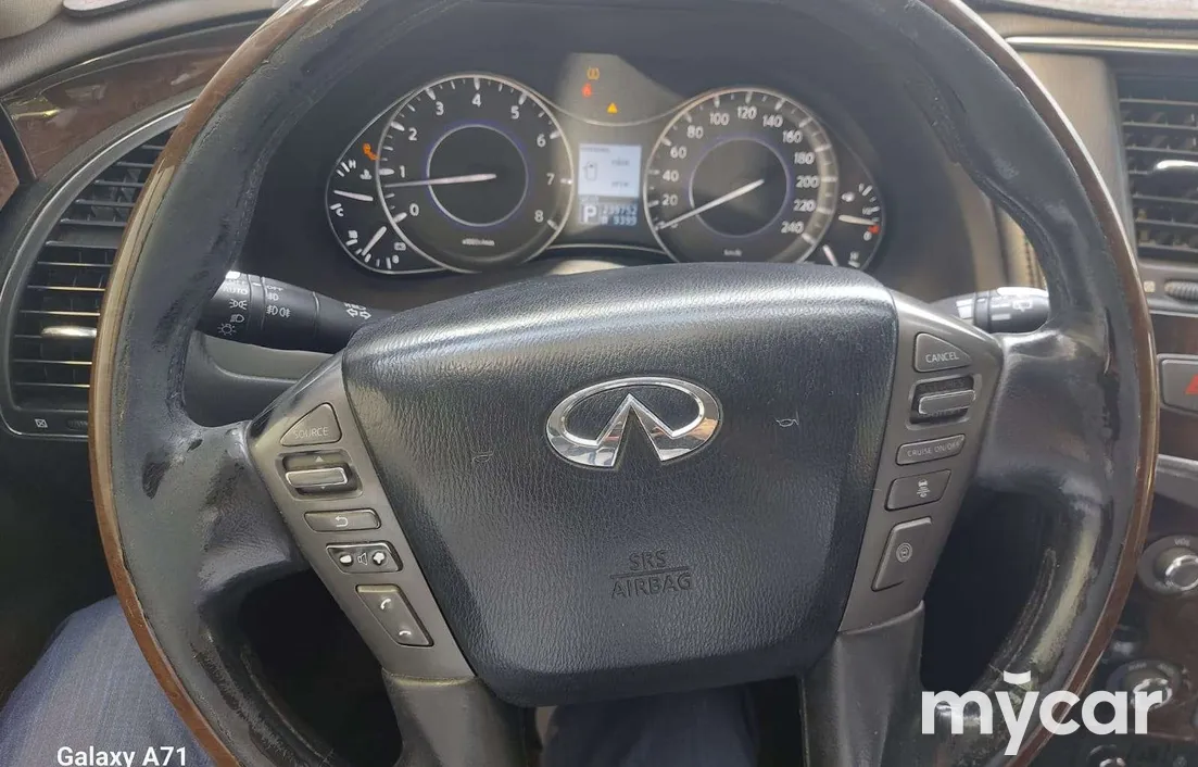 Infiniti QX56 2011