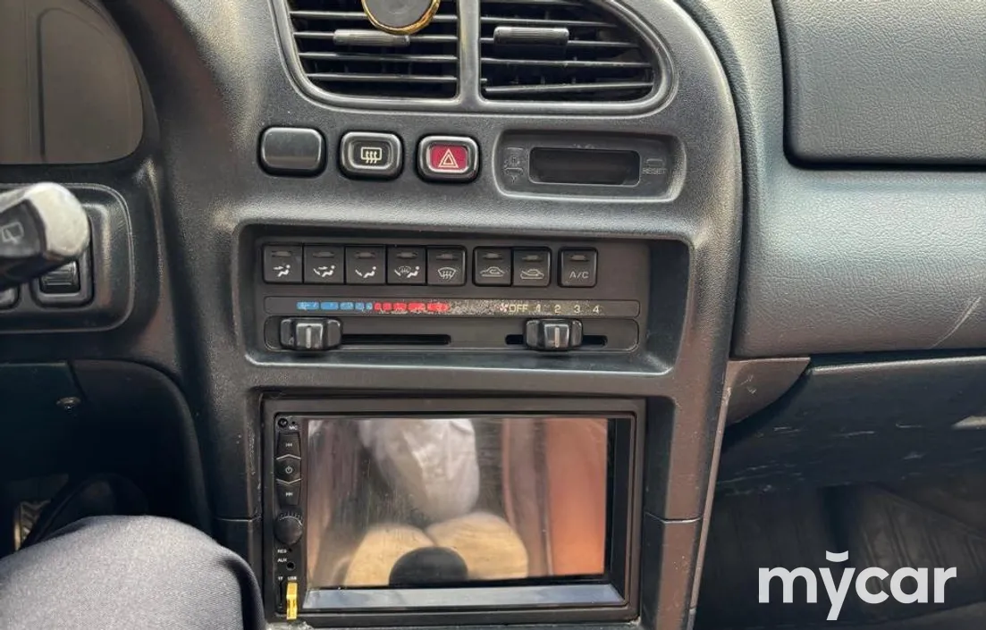 Mazda 323 1996