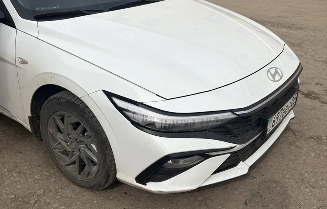 Hyundai Elantra 2024