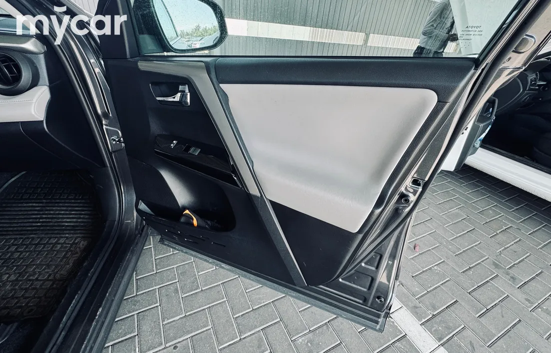 Toyota RAV4 2017