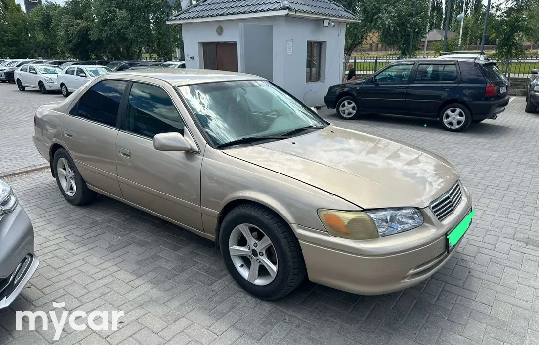 Toyota Camry 2000