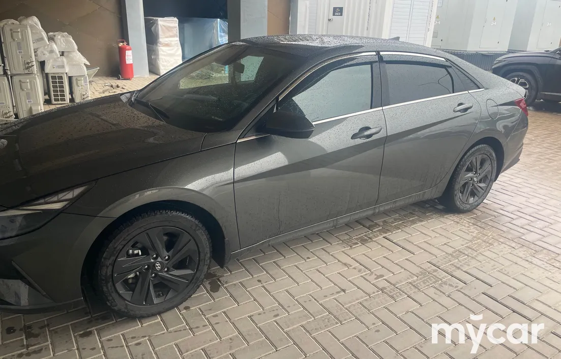 Hyundai Elantra 2023