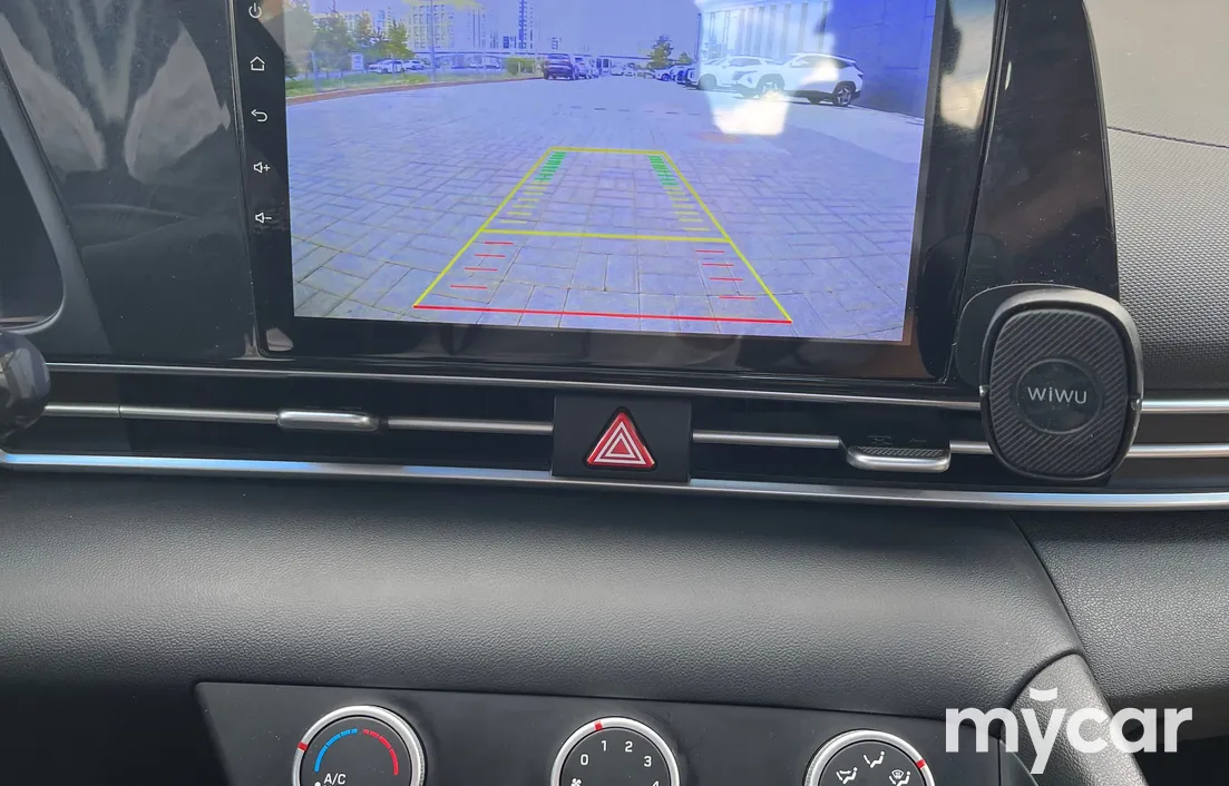 Hyundai Elantra 2021
