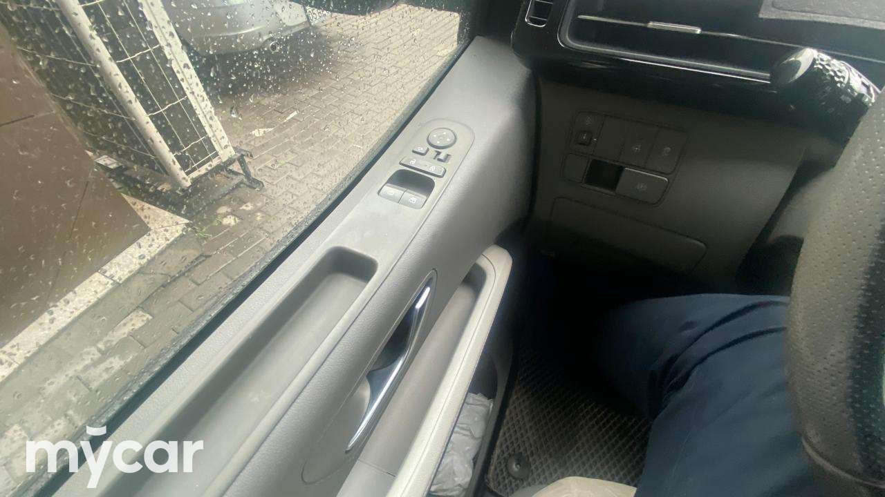 Hyundai Staria 2023