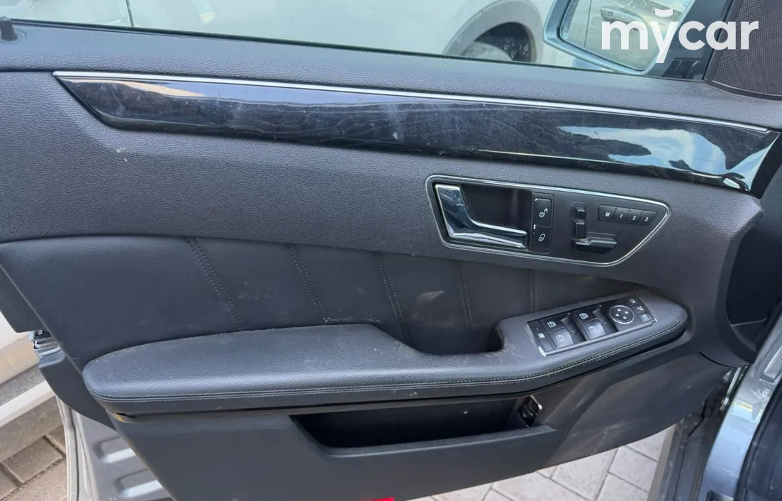 Mercedes-Benz E-Класс 2010