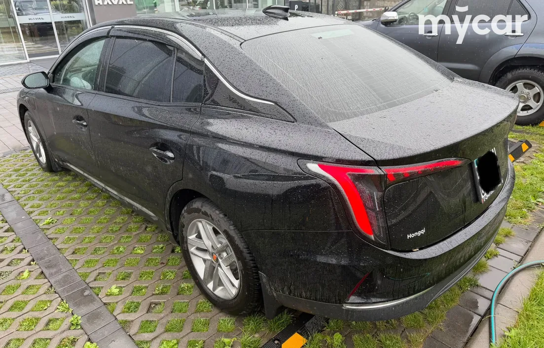 Hongqi E-QM5 2025