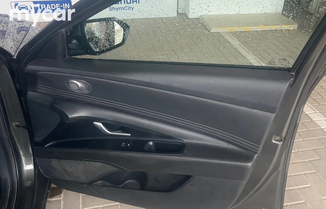 Hyundai Elantra 2023