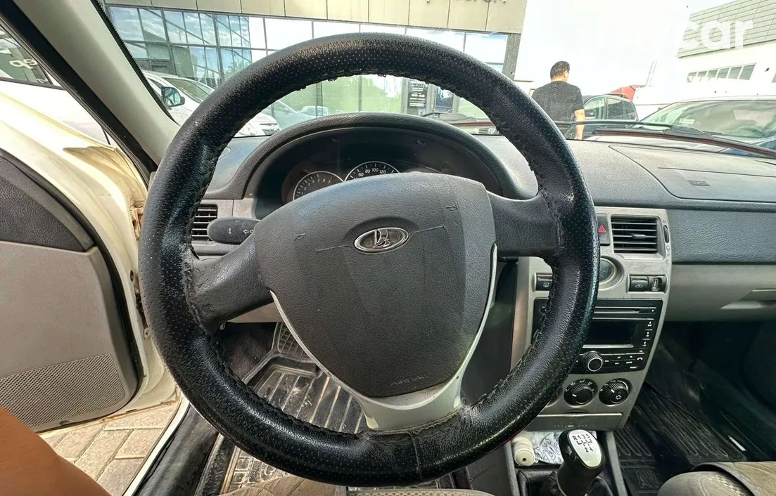 LADA Priora 2012