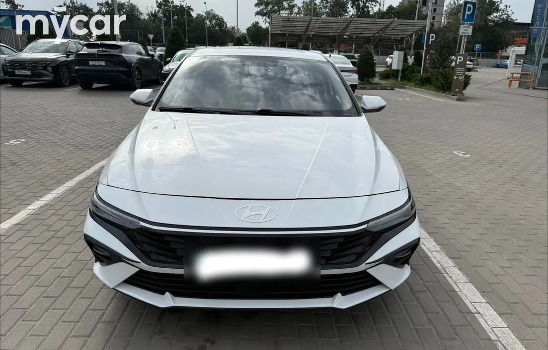 Hyundai Elantra 2023