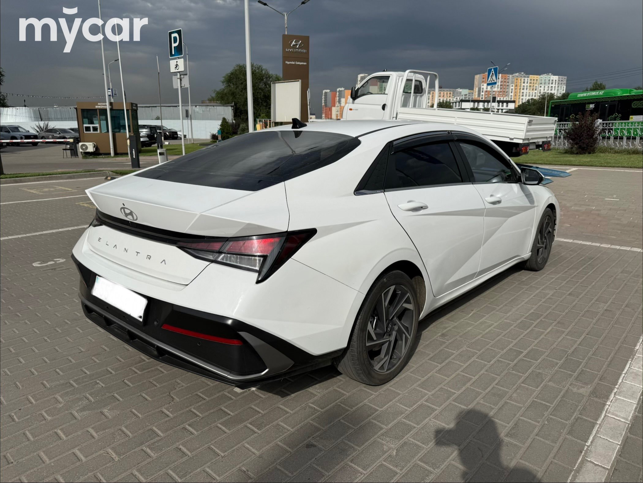 Hyundai Elantra 2023