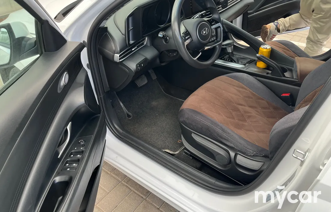 Hyundai Elantra 2021